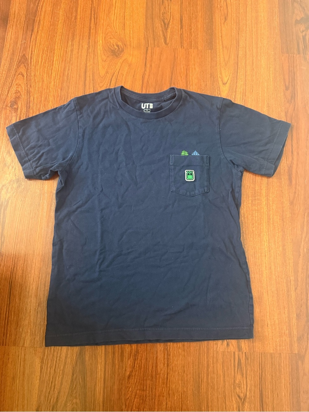 UNIQLO Men’s Navy Pocket Graphic T‑Shirt